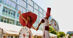 Monsieur et Madame Temps qui Passe lors du 200ème anniversaire de l'École d'Horlogerie de Genève